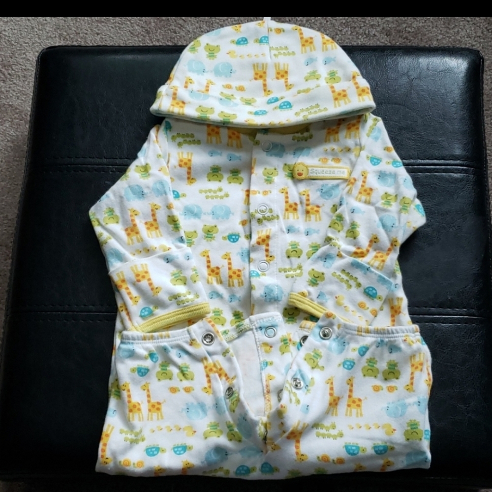 Carter's romper with hat neutral 3 months